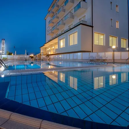 Continental Hotel 3*