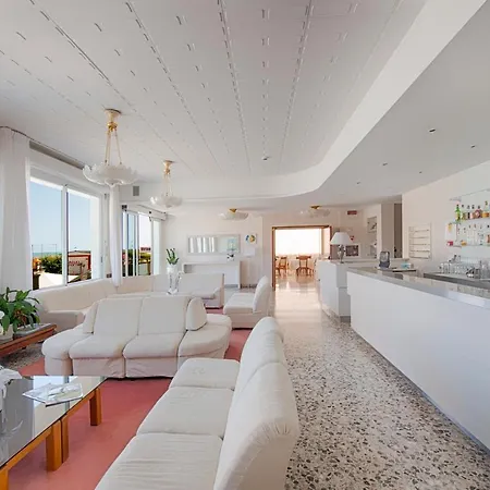 Continental ホテル ミラノ・マリッティマ